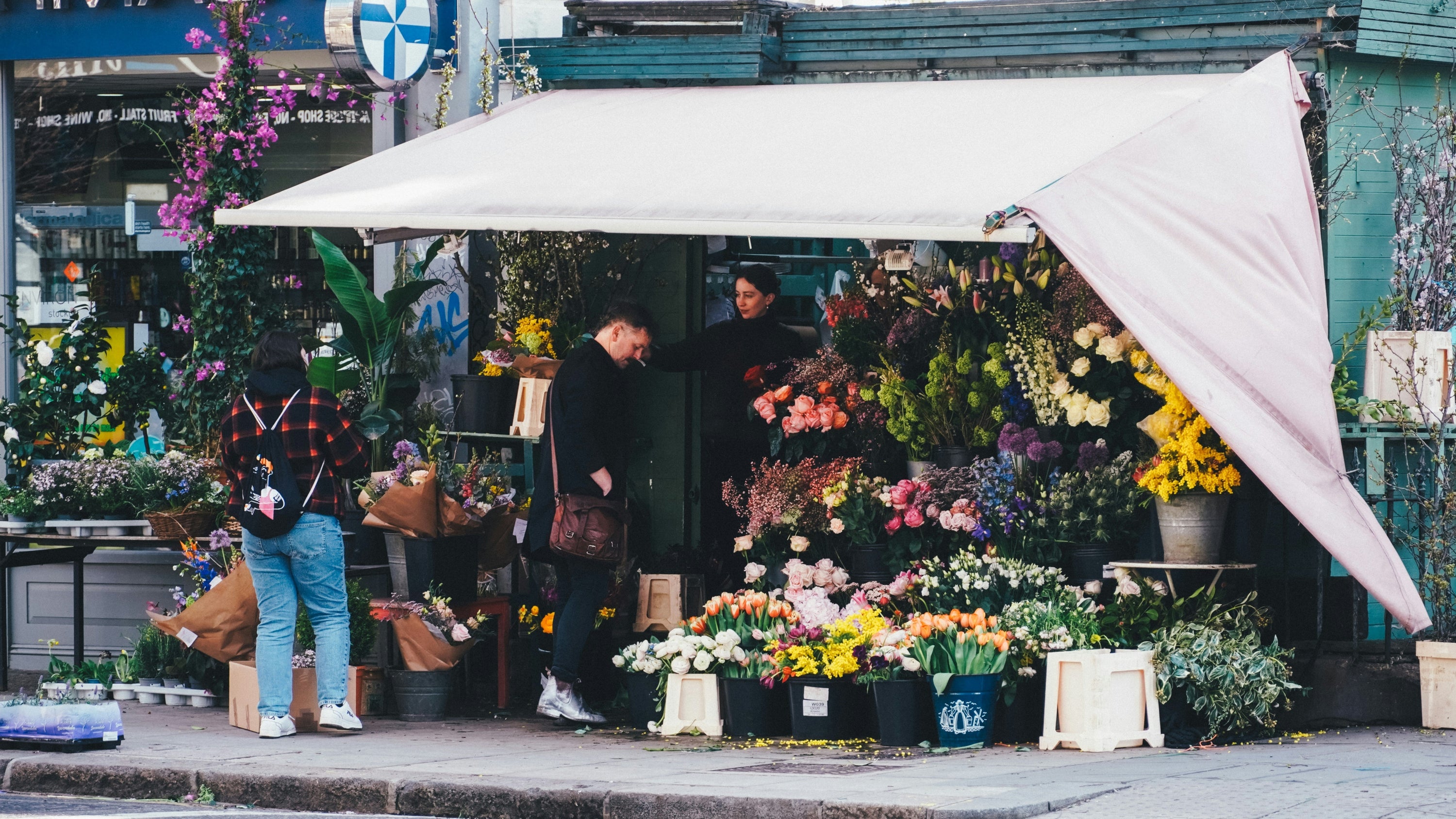 Where to Leave Your Luggage in Notting Hill | Bag Drop London